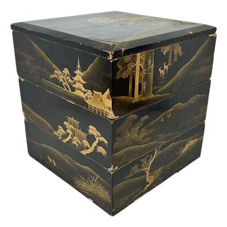 Antique Japanese Maki-e Lacquered Jubako Box: Meiji Period Bento Box For Sale