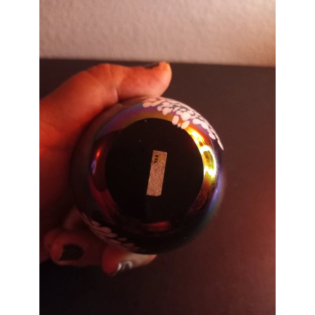 1980s Vintage Silvestri Italy Iridescent Art Glass Apple Shaped Paper Weight For Sale - Image 5 of 8