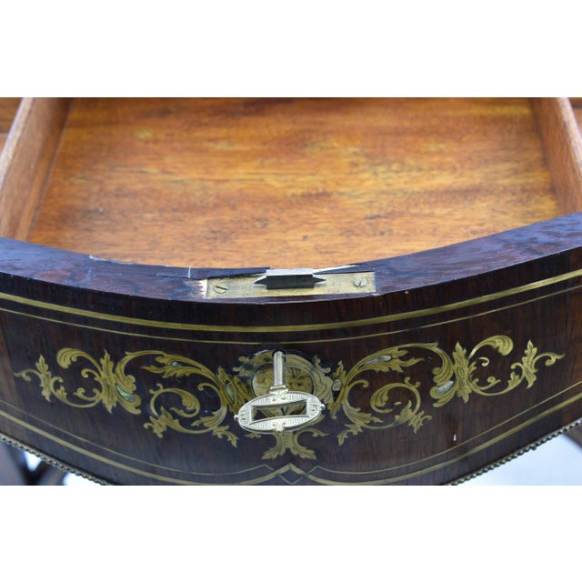 French C. 1890s Louis XV Style Ormolu Gilt-Bronze Fruitwood Marquetry Turtle Top Table One Drawer Inlay Figures on Table Top Thick Glass Top For Sale - Image 9 of 12