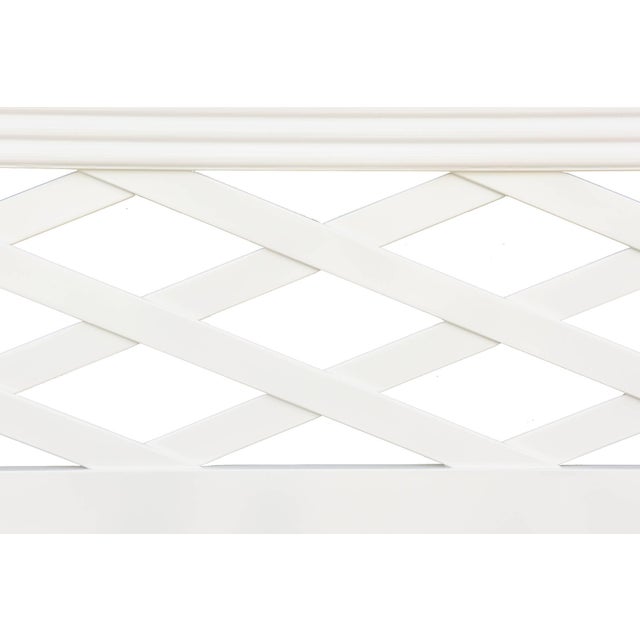 Paul Frankl Style Mid Century Modern White Lacquered Wood King-Size Headboard, 1950's For Sale In Miami - Image 6 of 9