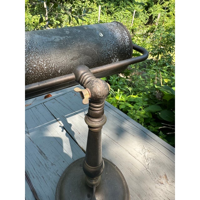 1930s Vintage Brass and Metal Banker's Lamp For Sale - Image 5 of 9