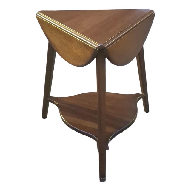 Late 20th Century Federal Style Solid Stained Cherry Triangular Drop-Leaf Side Table For Sale