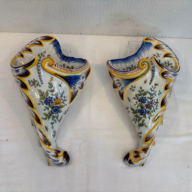 Superior quality hand painted - beautiful scale and proportion