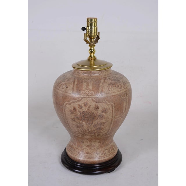 Art Deco 1980s British Style Hand-Painted Flower Pattern Porcelain Table Lamp For Sale - Image 3 of 7