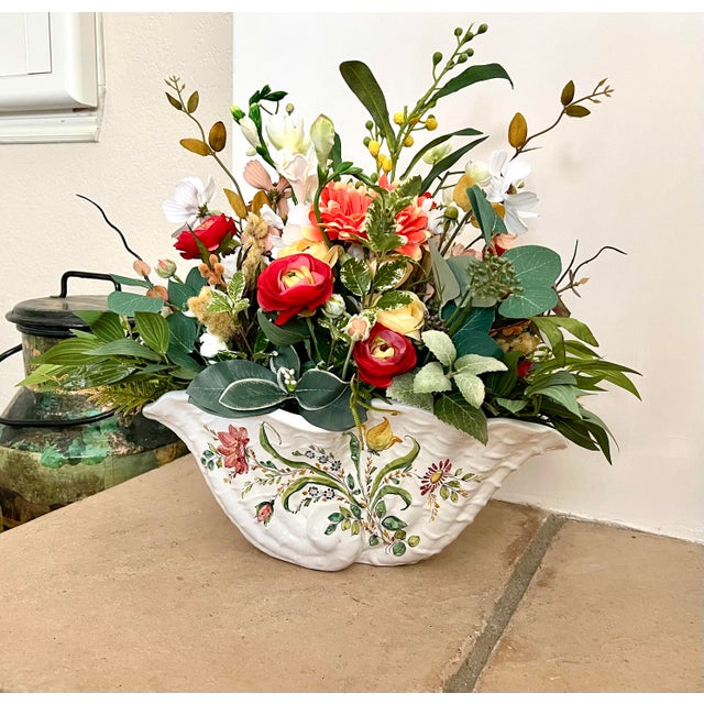 2020s Centerpiece Cheerful Faux Array in Vintage Hand Painted Italian Ceramic Scalloped Bowl For Sale - Image 5 of 7