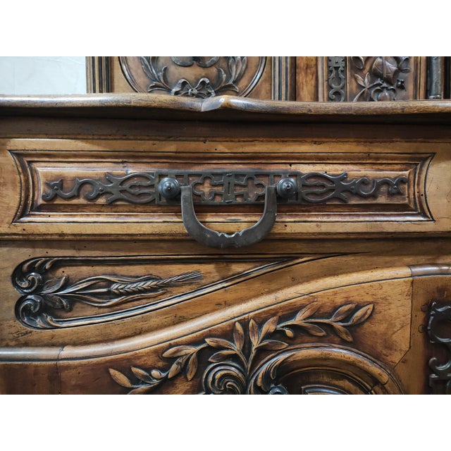 Exceptional Mid-19th Century French Provincial Buffet À Deux Corps in Walnut | Circa 1850 | Hand-Carved For Sale - Image 13 of 18