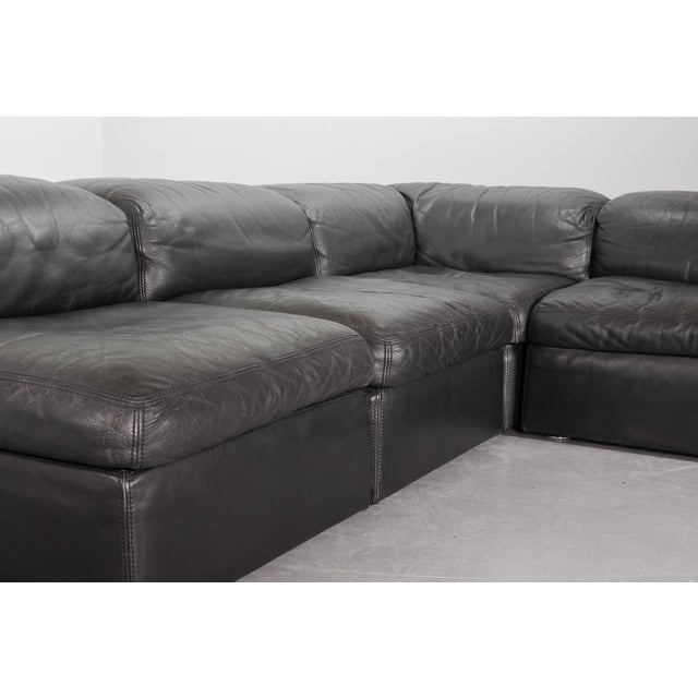 Animal Skin Modular Jeep Sofa in Grey Leather, 1970s, Set of 4 For Sale - Image 7 of 18