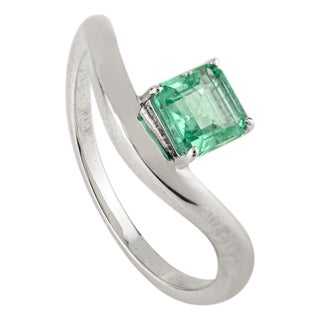 Deco Style Minimal 14k White Gold Square-Cut Emerald Wave Solitaire Ring Size 5.5 For Sale
