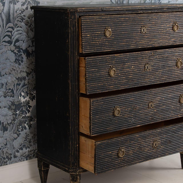 18th Century Swedish Gustavian Period Reeded Commode in Original Black Paint For Sale - Image 16 of 16