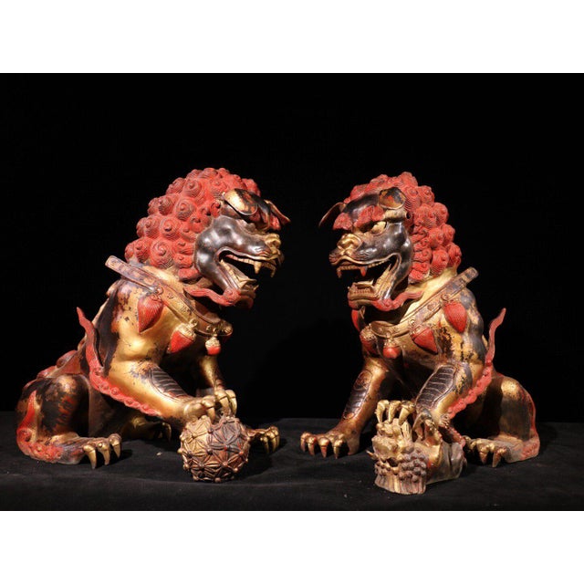 Monumental Pair of Vintage Gilt Bronze & Cinnabar Guardian Lions – Large Temple Foo Dogs For Sale - Image 4 of 12