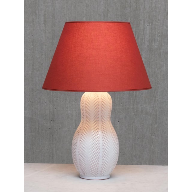 Feather Pattern Ceramic Table Lamp by Anna-Lisa Thomson for Upsala-Ekeby, Sweden, 1940s For Sale - Image 9 of 9