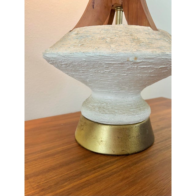 Wood Mid Century Modern Teak + Chalkware Table Lamp For Sale - Image 7 of 11