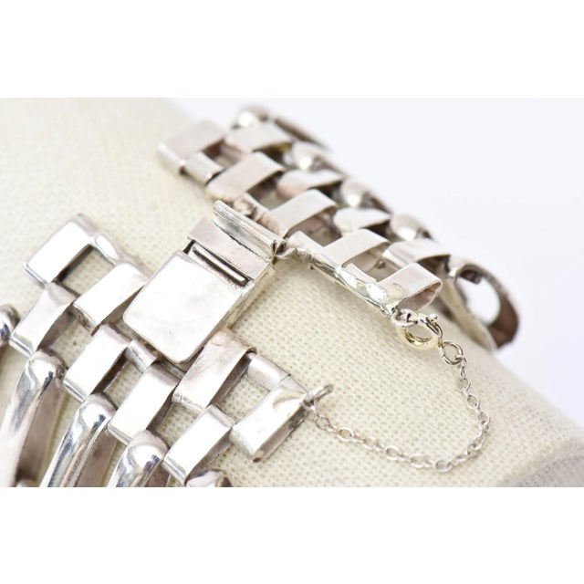 Metal Vintage Sterling Silver Modernist Sculptural Link Cuff Bracelet Hallmarked For Sale - Image 7 of 9
