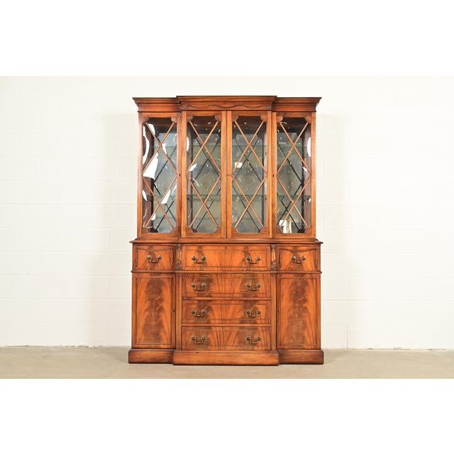 Baker Furniture Style Regency Flame Mahogany Lighted Breakfront Bookcase Cabinet With Drop Front Secretary Desk, Circa 1940s For Sale - Image 16 of 16