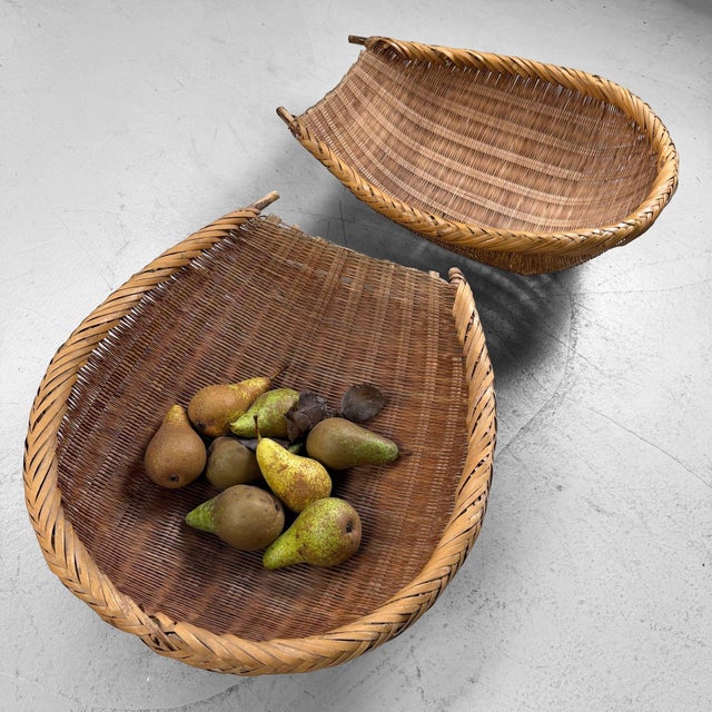 Mid-Century Modern Japanese Shōwa Bamboo Baskets, 1950s, Set of 2 For Sale - Image 3 of 8