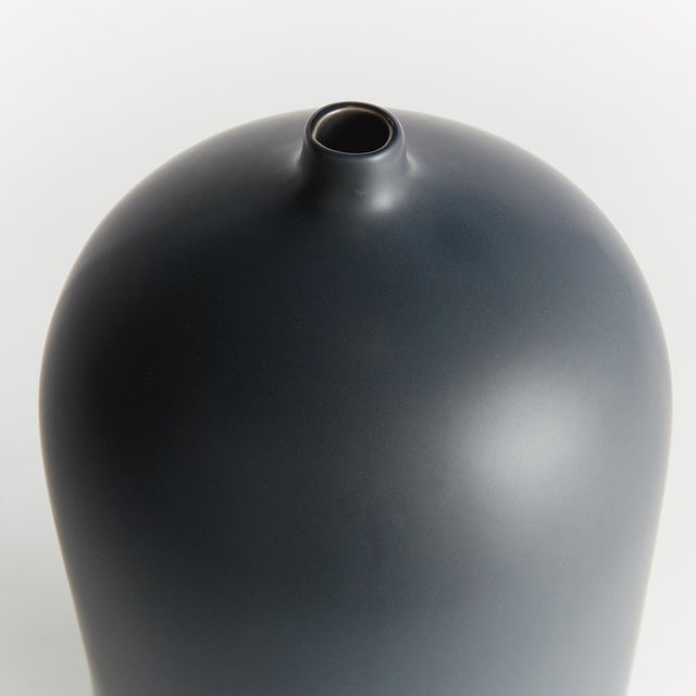 Modern Mallie Vase Large For Sale - Image 3 of 4