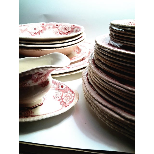 Wood & Son 1900s Cambridge by Wood & Sons Red and White English Pottery For Sale - Image 4 of 9