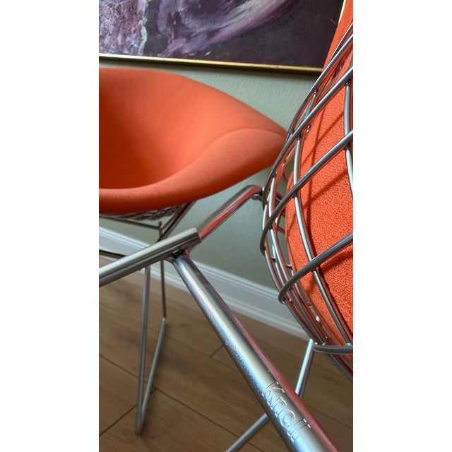 421 Diamond Chairs in Silver Chrome and Peachy Orange Upholstery by Harry Bertoia for Knoll, 1990s, Set of 2 For Sale - Image 9 of 15