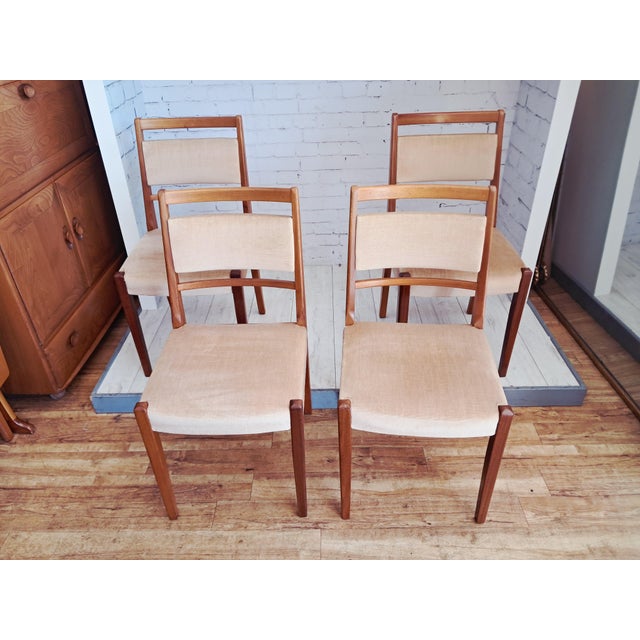 Mid-Century Teak Extending Dining Table and Chairs, 1970s, Set of 5 For Sale - Image 9 of 18