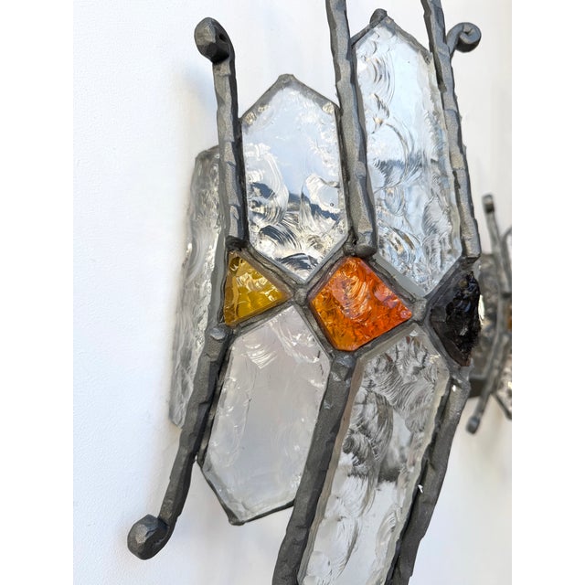 Longobard Pair of Hammered Glass Wrought Iron Sconces by Longobard, Italy, 1970s For Sale - Image 4 of 12