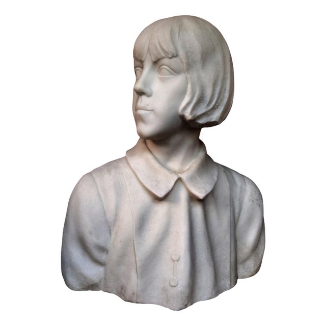 Antique Early 20th Century Bust of a Young Girl in White Carrara Marble For Sale