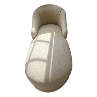 Late 20th Century Chaise Lounge Newly Reupholstered For Sale