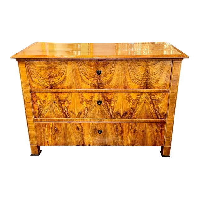 19th C. German Biedermeier Walnut Commode For Sale
