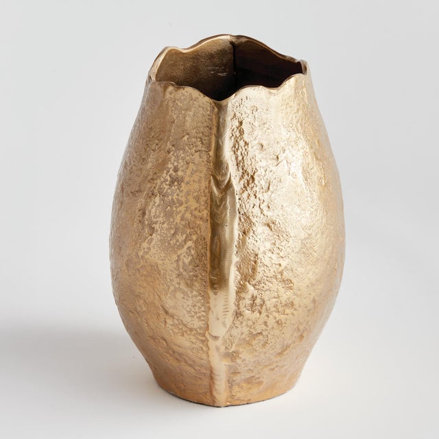 Kenneth Ludwig Chicago Harlin Short Vase For Sale - Image 4 of 4