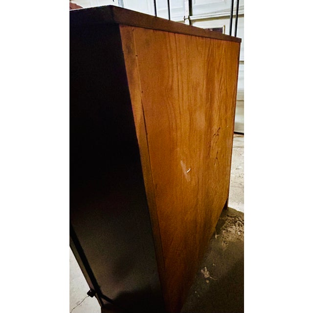 Traditional Mid 20th Century Dixie Furniture Federal Style Mahogany Chest of Drawers For Sale - Image 3 of 12