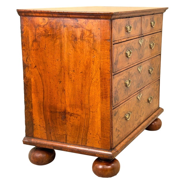 Queen Anne Walnut Chest of Drawers, 1710 For Sale - Image 9 of 16
