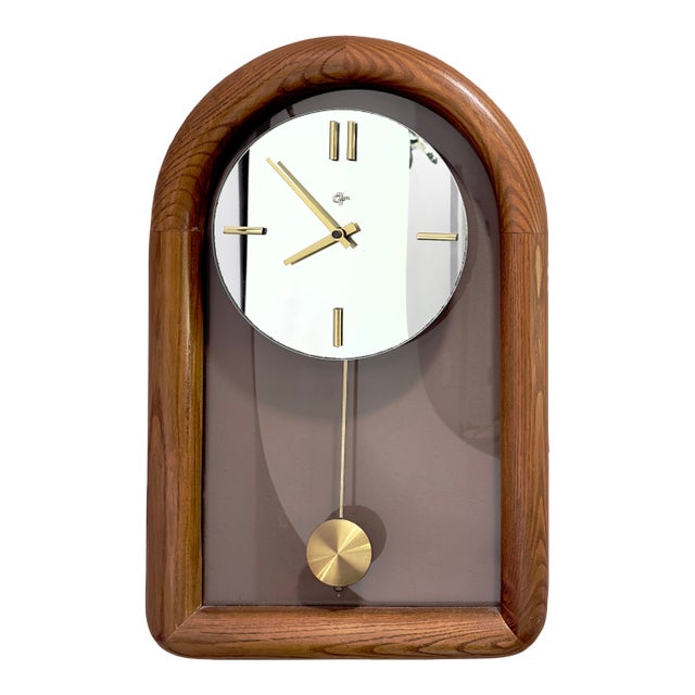 Classic 1970s Elgin Pendulum Wall Clock With Quartz Movements, Made in Japan For Sale