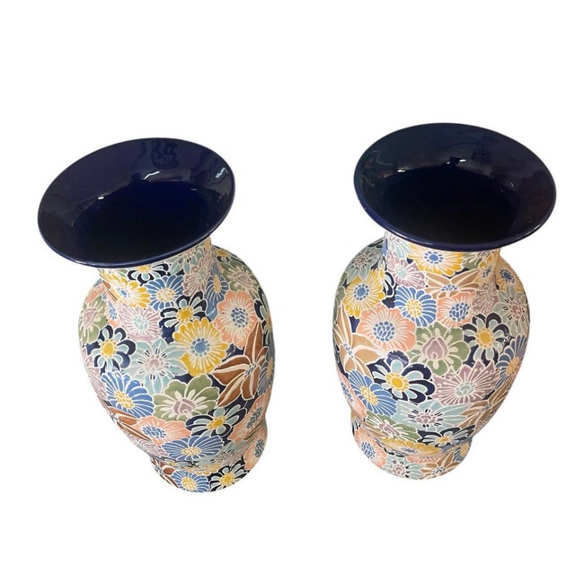 2000 - 2009 Pair of Hand-Painted Dutch Floral Vases For Sale - Image 5 of 10