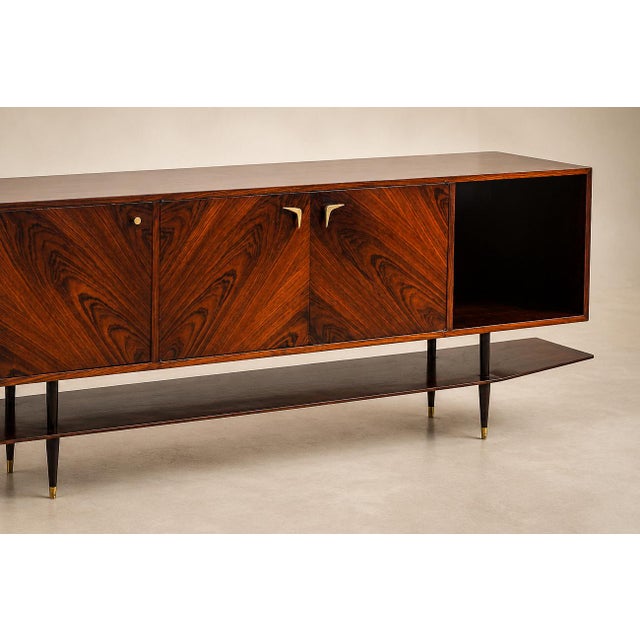 Giuseppe Scapinelli Brazilian Modern Credenza by Giuseppe Scapinelli in Brazilian Rosewood, Brazil, 1950s For Sale - Image 4 of 18