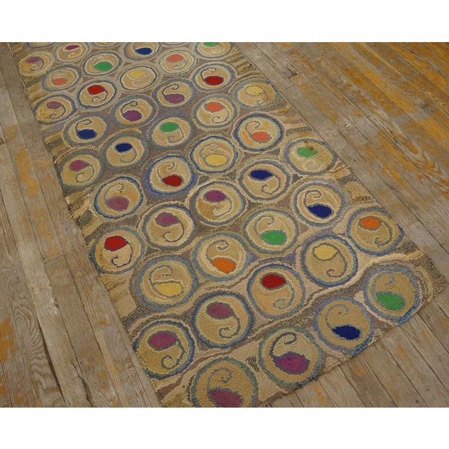 1930s 1930s Tans Sand Circles Folk Art Antique American Hooked Rug 2' 6'' X 12' 9'' Woven Wool Carpet For Sale - Image 5 of 12