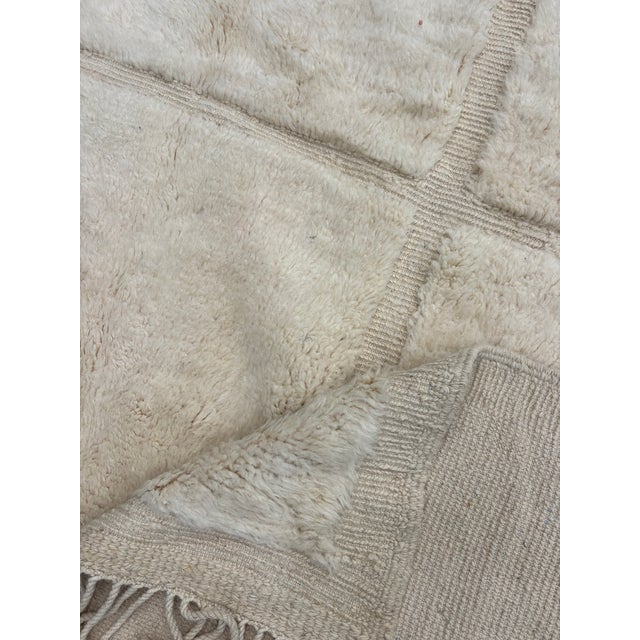 Moroccan Beni Mrirt Rug Ivory Wool Rug, 2010s For Sale - Image 9 of 11