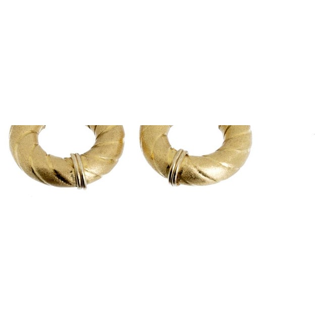 Hoop Earrings in 19.2K Gold, Set of 2 For Sale - Image 6 of 8