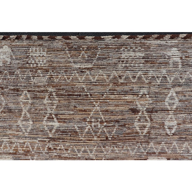 Moroccan Style Distressed Modern Rug in Diamond Design in Earthy Tones 6'5 X 9'4 For Sale In Atlanta - Image 6 of 11