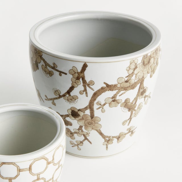 Kenneth Ludwig Chicago Province Flower Pots, Set Of 3 For Sale - Image 4 of 8