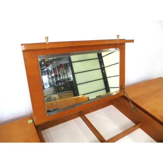 Tan Rare Paul McCobb Planner Group 4 Pc. Vanity Set With Chair by Winchendon Furniture For Sale - Image 8 of 18