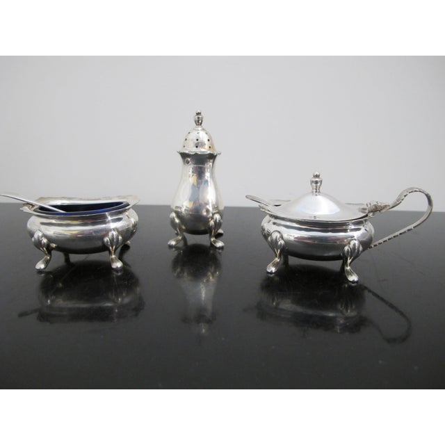 Traditional Jbc&s Sterling Silver Condiment Open Salt Pepper Shaker Mustard Pot Set in Case For Sale - Image 3 of 12