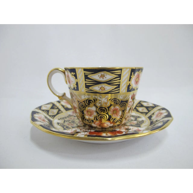 Early 20th Century Early 20th Century Royal Crown Derby 2451 Traditional Imari Bone China Scallop Tea Cup & Saucer Set - 4pcs For Sale - Image 5 of 11