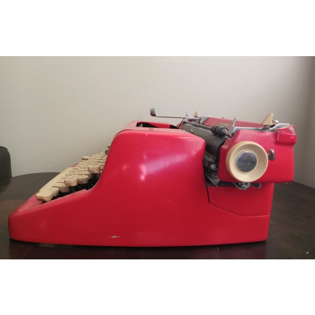 1956 Royal Quiet De Luxe Portable Typewriter For Sale - Image 4 of 9