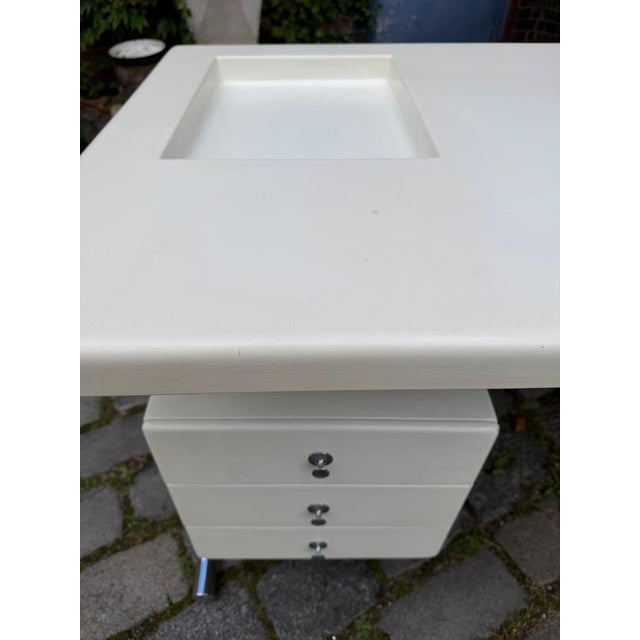 White Fiberglass and Chrome Desk by Inn Lissone, 1970s For Sale - Image 6 of 11