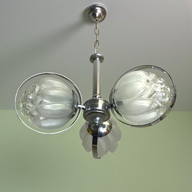 Space Age Chromed Metal and Glass 3-Light Sputnik Chandelier, 1960s For Sale - Image 4 of 13