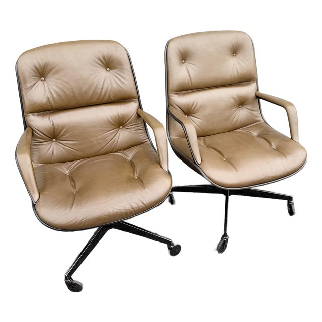 1976 and 1981 Vintage Office Chairs by Steelcase - Set of 2 For Sale