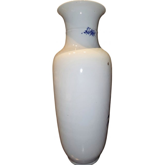Asian Qing Dynasty (Kangxi Reign) Blue and White Porcelain Rouleau Vase For Sale - Image 3 of 7