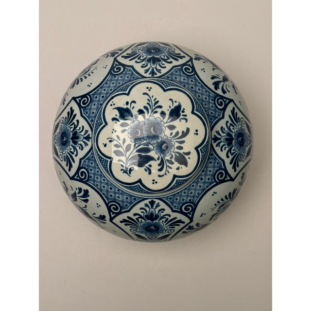 Vintage Delft Blue and White Ginger Jar With Lid For Sale In Louisville - Image 6 of 11