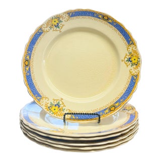Vintage Wedgwood, Discontinued “Gordon” Pattern Dinner Plates – Circa 1940’s - Set of 6 For Sale