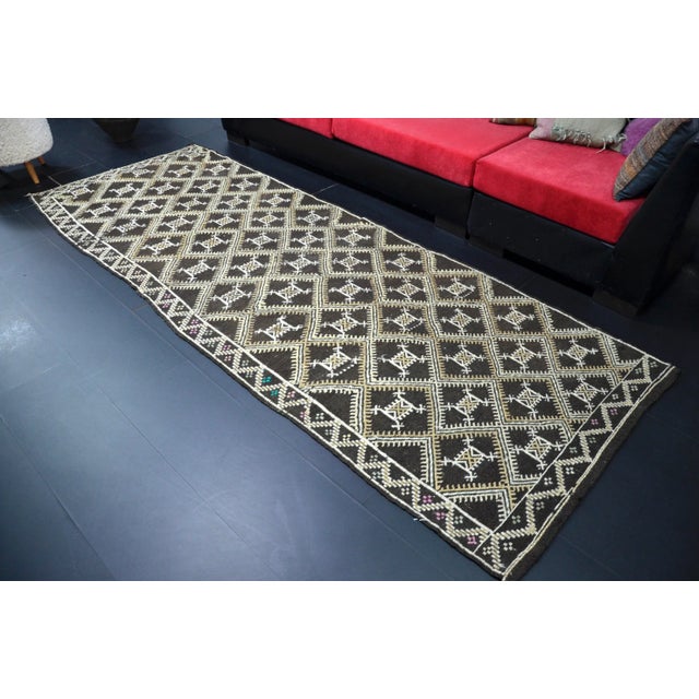 Boho Chic 1960s Vintage Turkish Anatolian Handwoven Kilim Rug For Sale - Image 3 of 11
