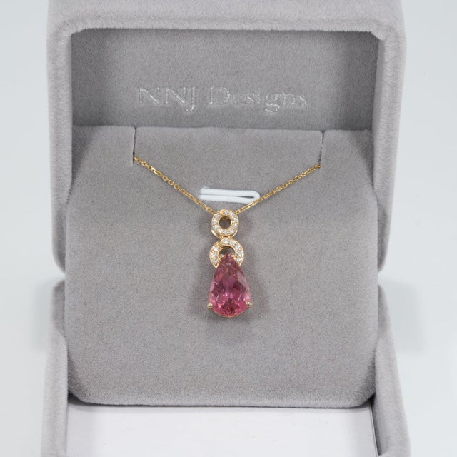 Modern 3.2Ct Pink Tourmaline Pendant With Earth-Mined Diamond Accents in Solid 14k Gold For Sale - Image 3 of 8